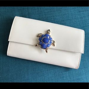 SOLD ❤️❤️❤️Breath of Fresh Air Prima Turtle Clutch